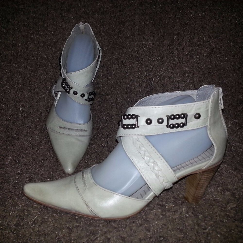 SPIRAL-Beige Leather Open Cowboy Booties-Back Zip-Gorgeous Details-SZ 39-NWOB